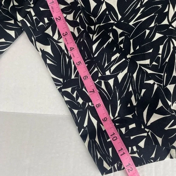 Talbots Woman Chino Shorts Womens Plus Size 22W Black White Leaf Pattern Pockets - Picture 8 of 8